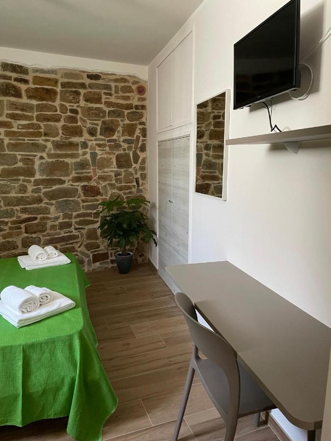 Petra Holiday Home 皮耶特拉佩尔托萨 外观 照片